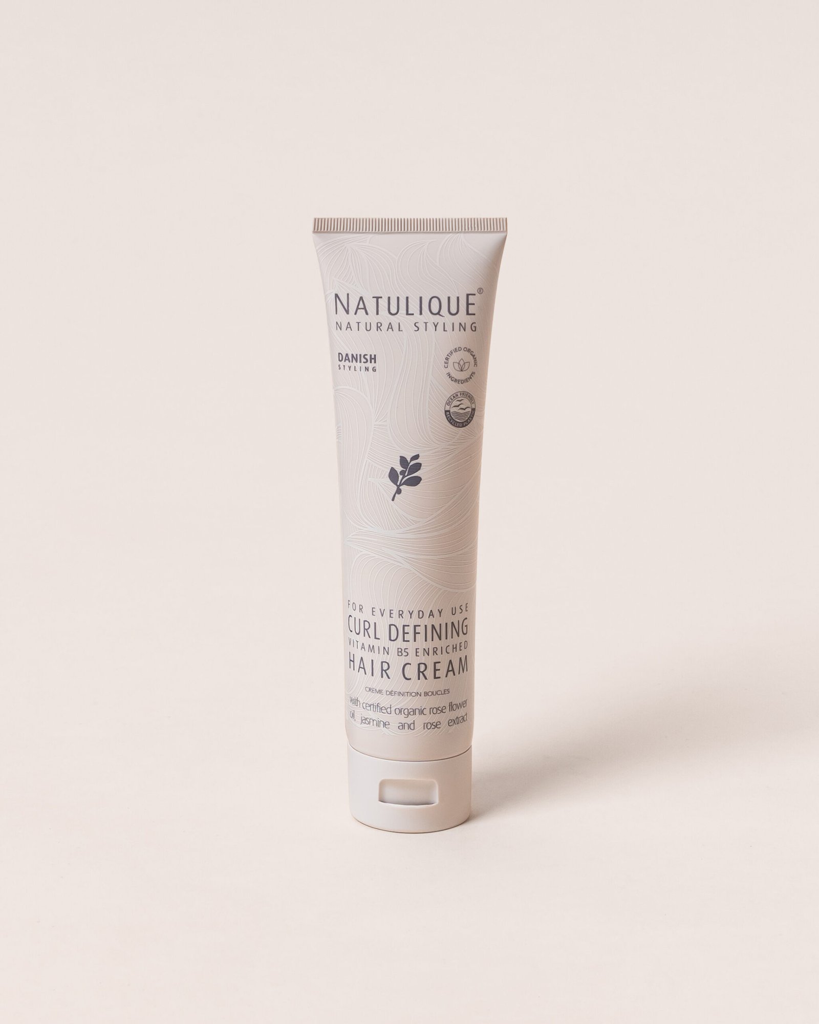 NATULIQUE-CURL-DEFINING-HAIR-CREAM-BEIGE-BACKGROUND-4x5 Curl Defining Vitamin B5 Enriched Hair Cream - Image 2